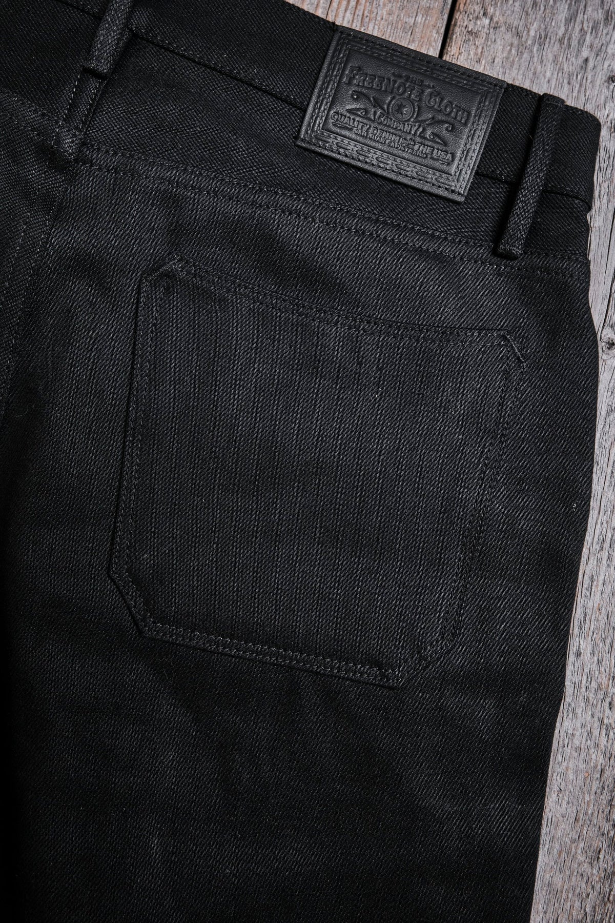 Mortar Chino in Black